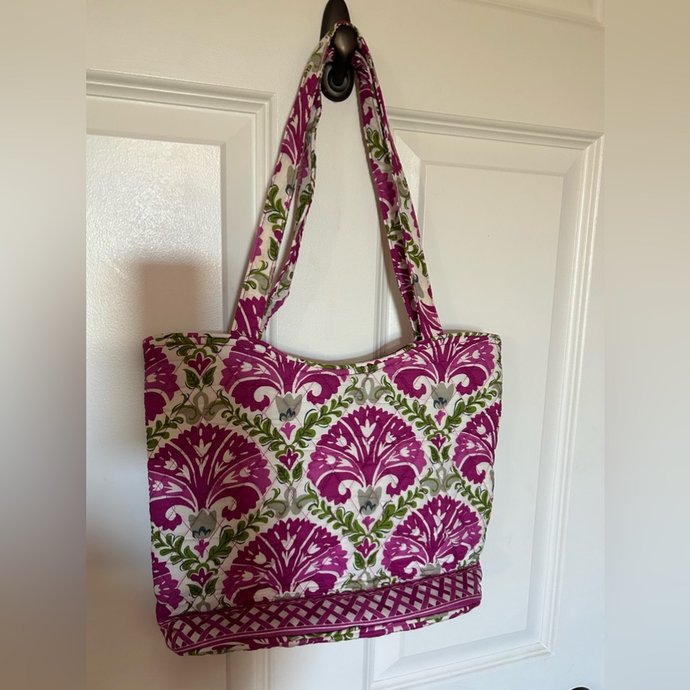 NWT Retired Vera Bradley Bucket Tote in Julep Tulip